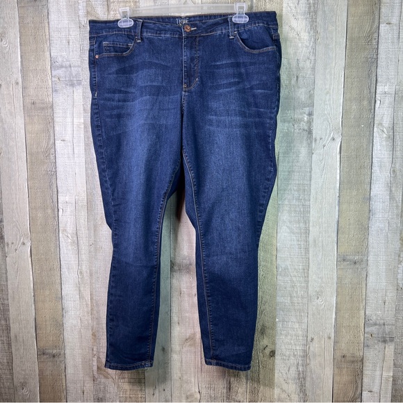 True Craft Size 22 Skinny Cropped Dark Blue Denim Jeans w/5 Pockets w/St… - Picture 1 of 12